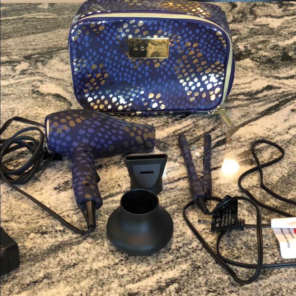 Monat Travel Set